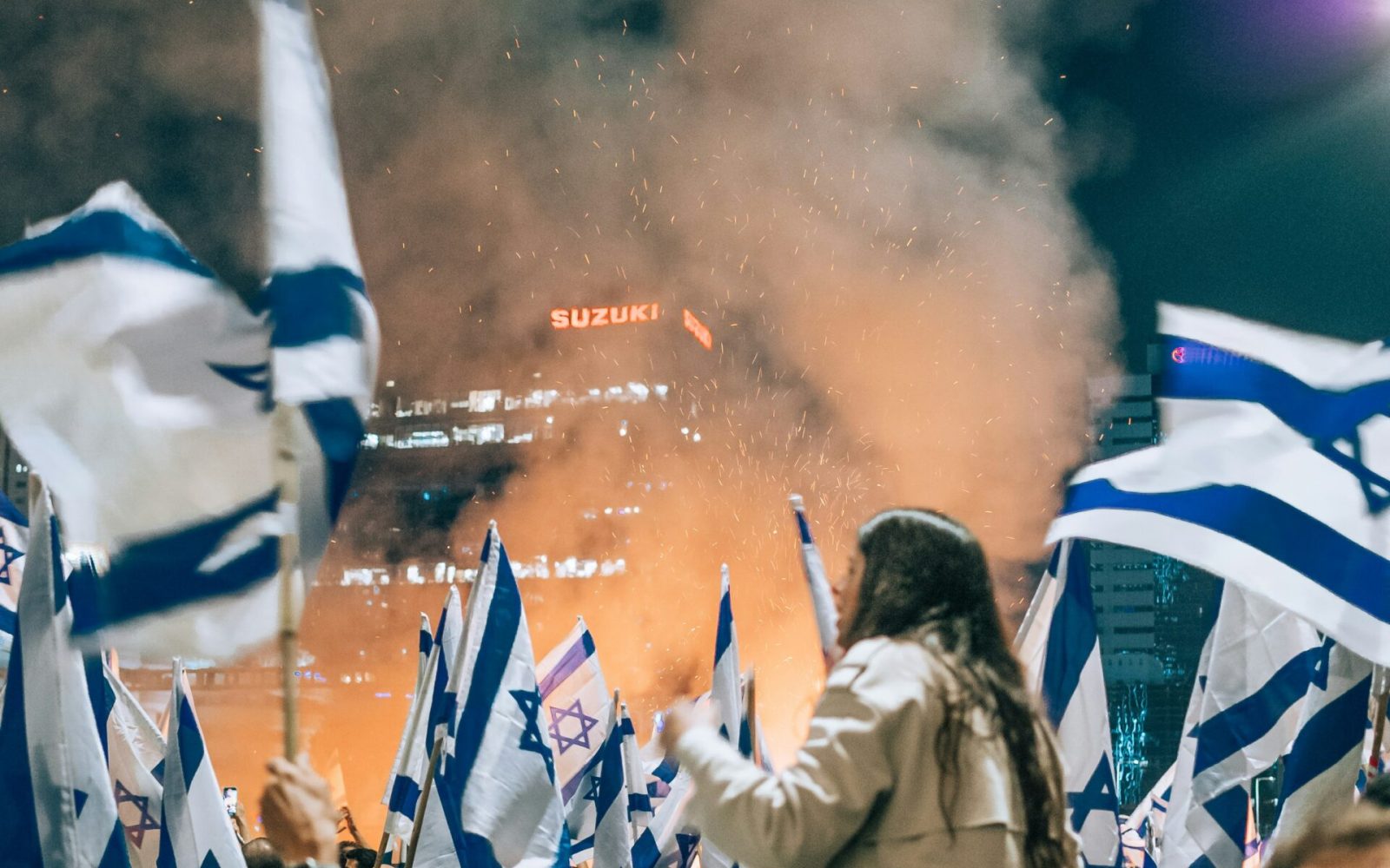 yoav-aziz-8mEbvFWLtfI-unsplash